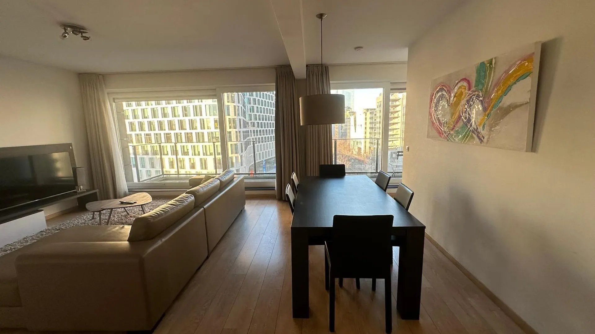 2 Bedroom Apartment In Center With Balcony Bruxelas Bélgica